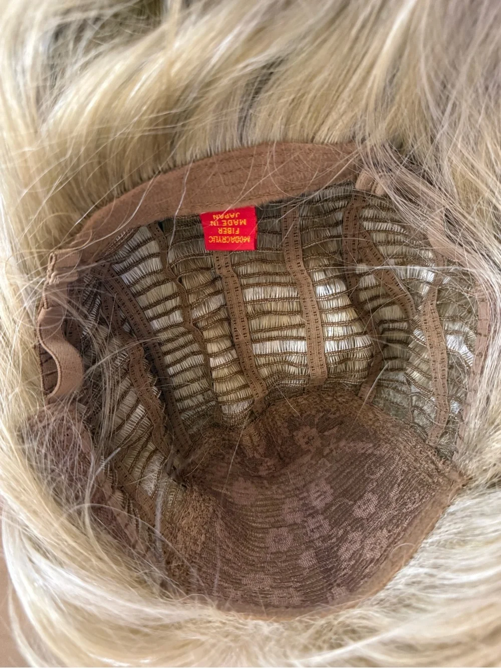 Natural Blonde Layered Women's Wig with Soft Bangs